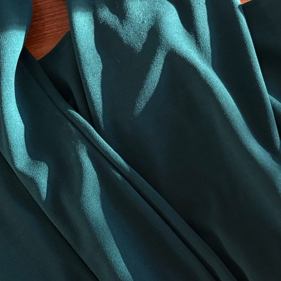 Emerald/Forest Green Gown for Prom/Bridesmaid/Weddimg Guest 💚 - Picture 4 of 7